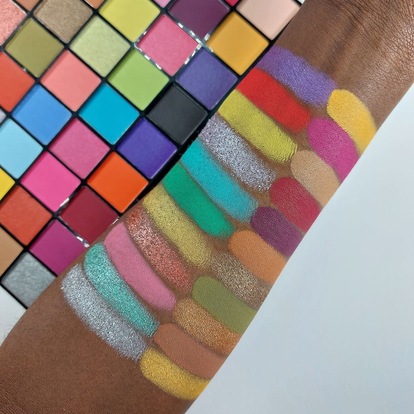 Makeup Revolution Maxi Reloaded Palette Colour Wave 4pc Set + 1 Full Size Product Worth 25% Value Free