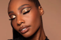 L.A. Girl - 18 Shadows Holi Daze Eyeshadow Palette  4pc Set + 1 Full Size Product Worth 25% Value Free