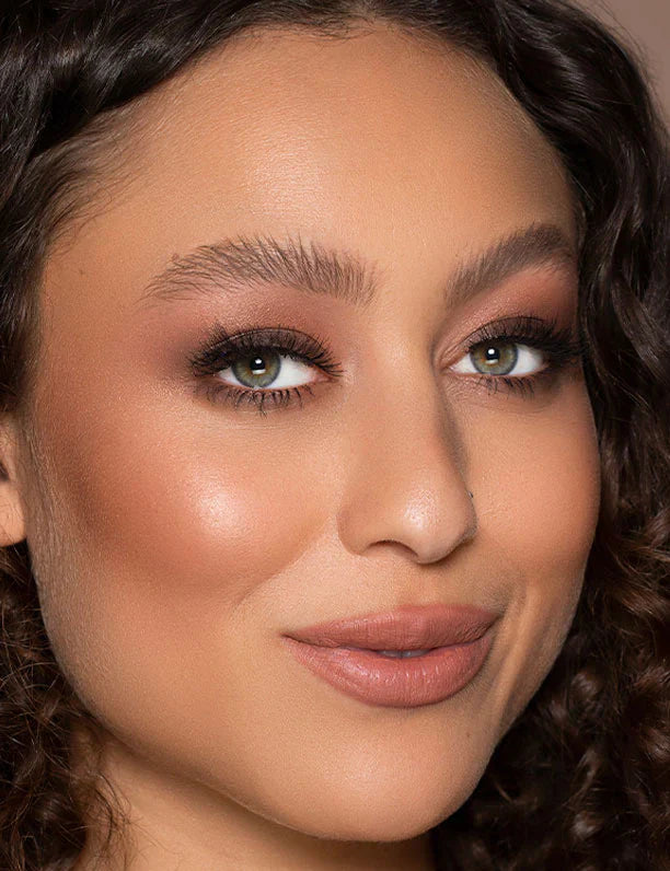 L.A. Girl - Tinted Foundation- Golden  4pc Set + 1 Full Size Product Worth 25% Value Free